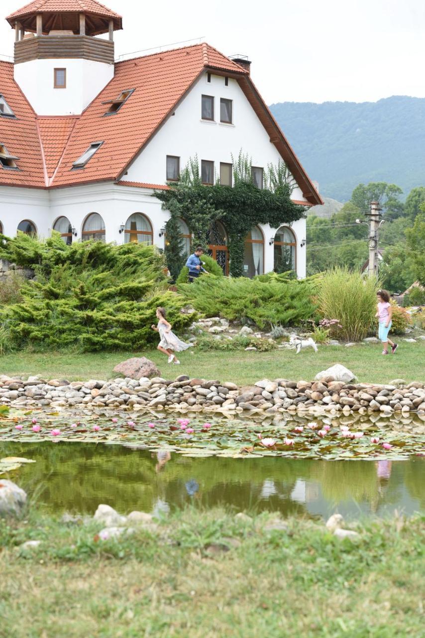 Conacul Secuiesc-Szekelyko Kuria Coltesti Bagian luar foto