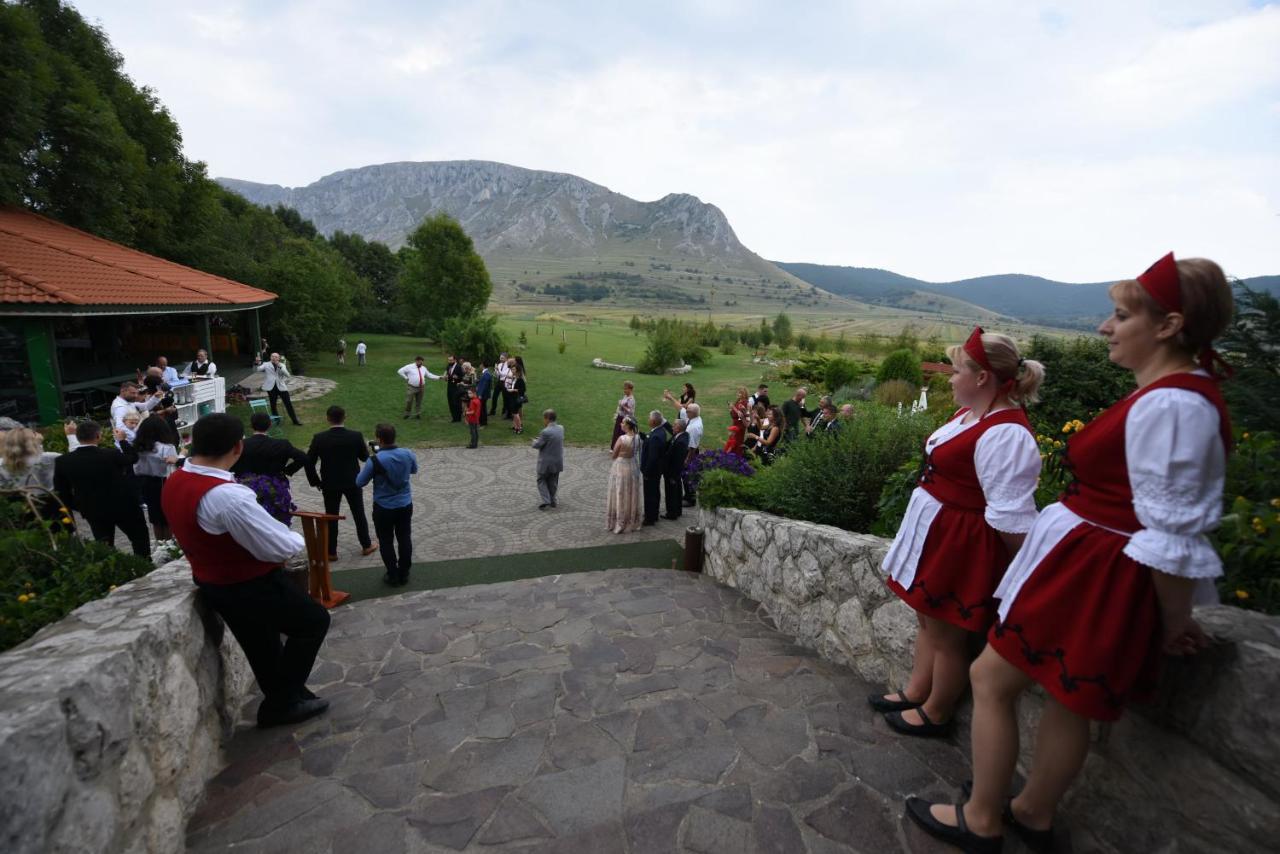 Conacul Secuiesc-Szekelyko Kuria Coltesti Bagian luar foto